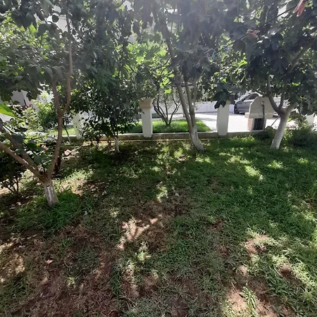 Kurti 招待所 Durrës