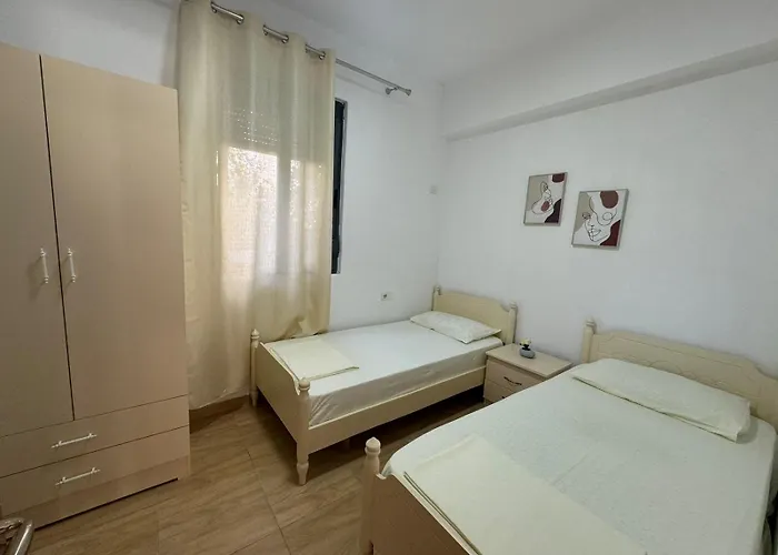 ゲストハウス Kurti ドゥラス