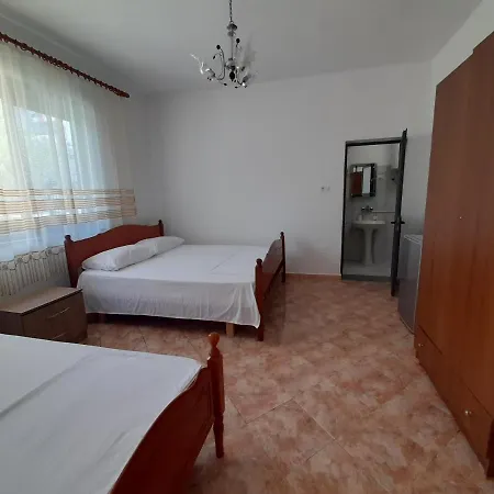 Πανσιόν Kurti